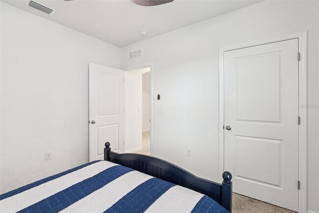 Building Photo - 15825 Mauvewood Ave