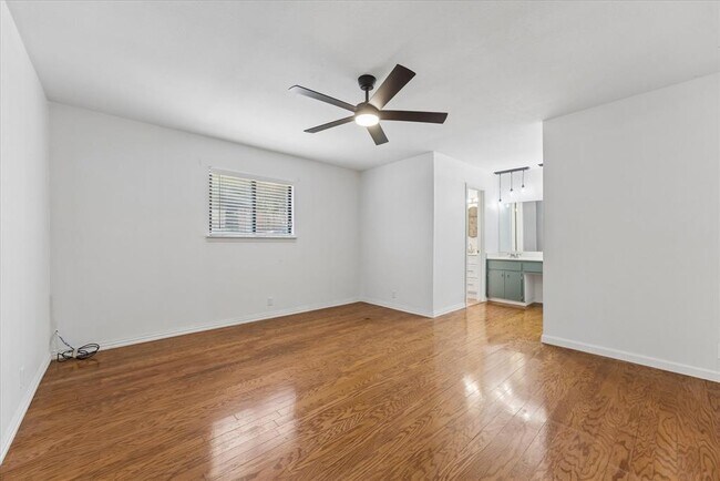 Building Photo - 6402 Bluesky Way