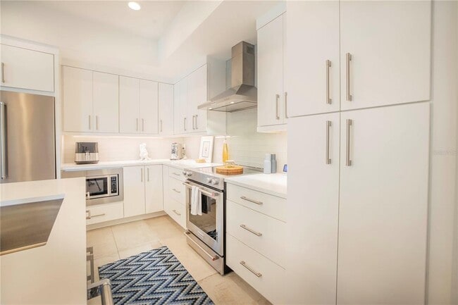 Building Photo - 536 4th Ave S