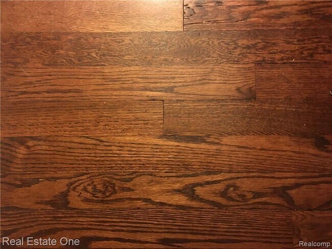 Building Photo - 3342 Buckingham Ave