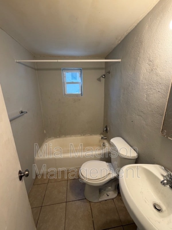 Building Photo - 1017 Wexler St