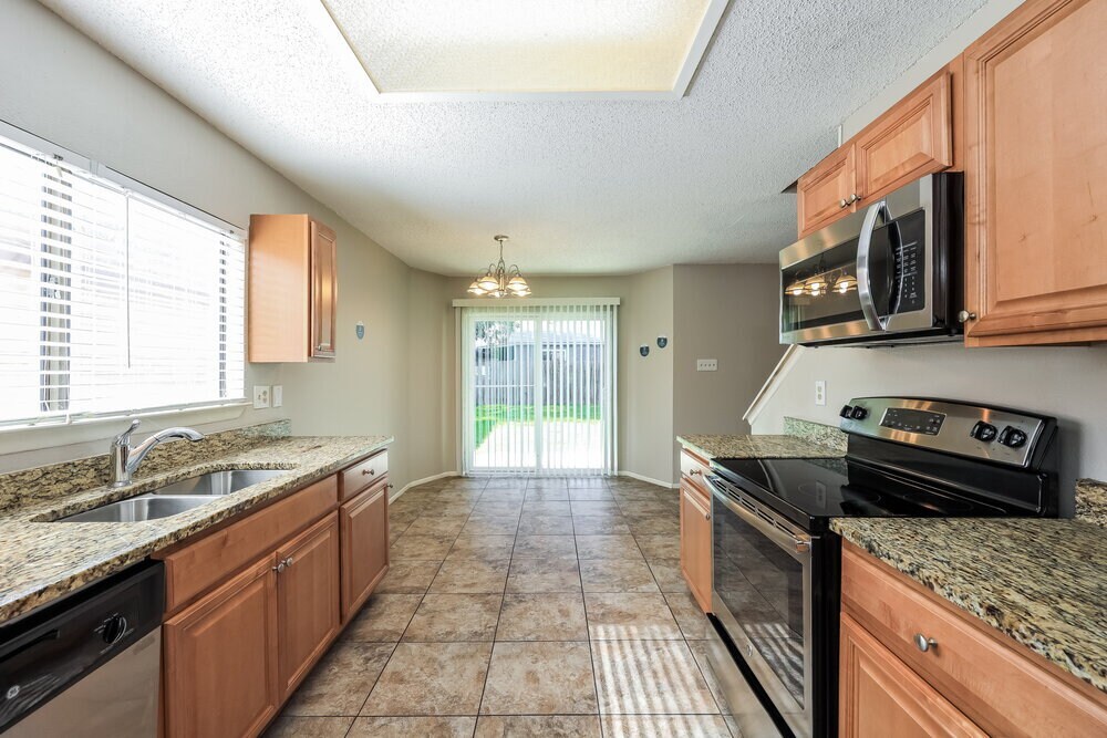 Building Photo - 3191 Beacon Field Dr