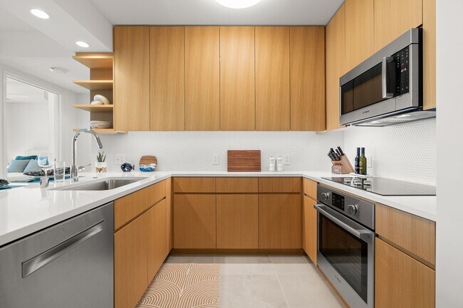 Building Photo - Fully furnished 1-bed, 1-bath, 1-parking a...