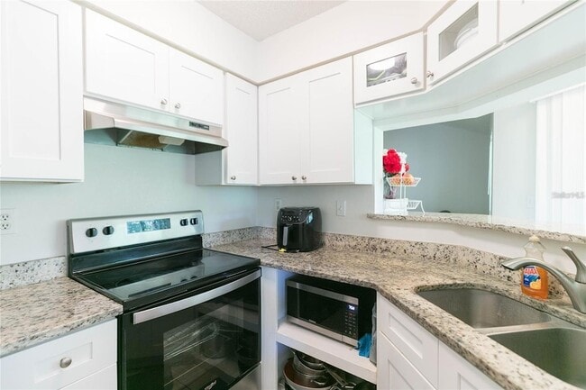 Building Photo - 8636 Mallard Reserve Dr