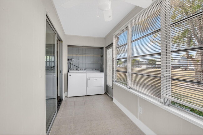 Building Photo - 195 Brittany F