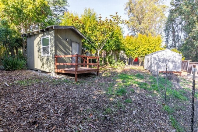Building Photo - Upper Westside / Close to UCSC