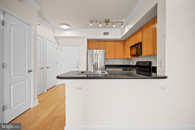 Building Photo - 1441 Rhode Island Ave NW