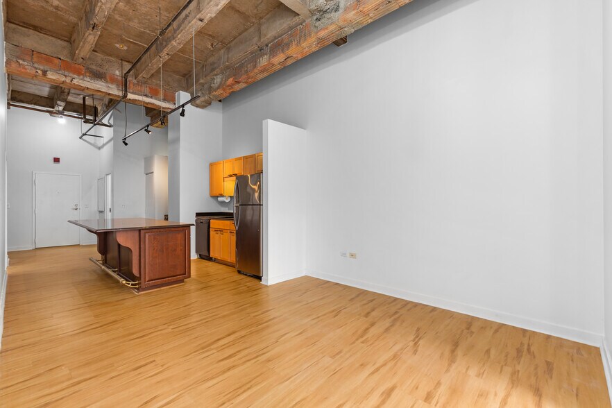 Kitchen/Living Room - 120 S State St