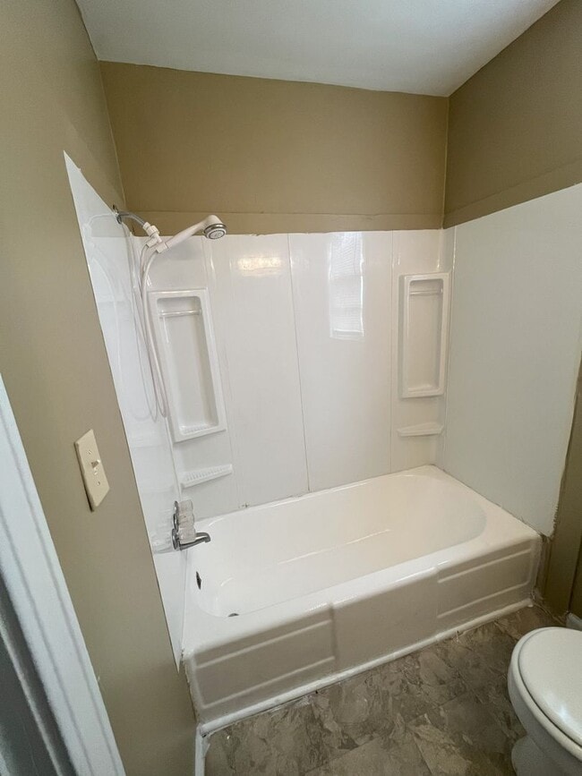 Building Photo - Relax on the Porch: Cozy 2-Bedroom Home in Talladega!!!