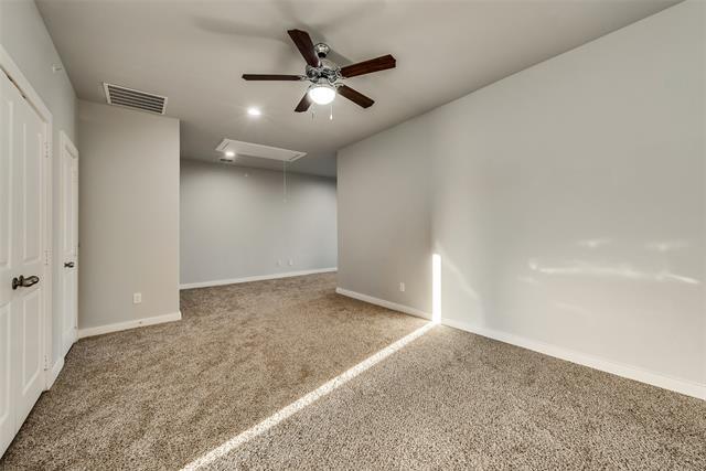 Building Photo - 5849 Rivendell Dr