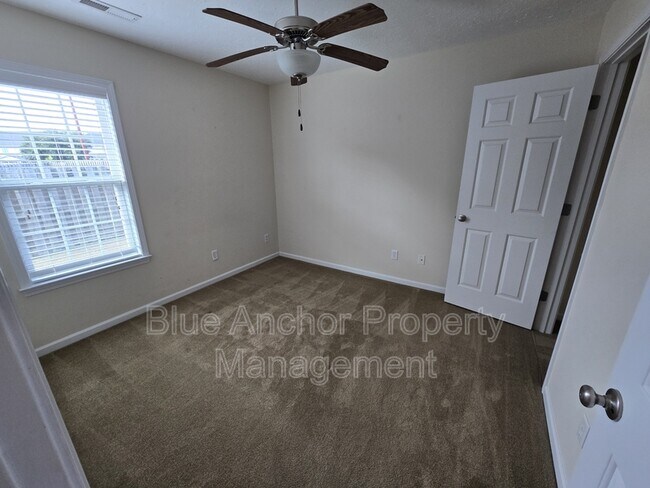 Building Photo - 333 Rose Bud Ln