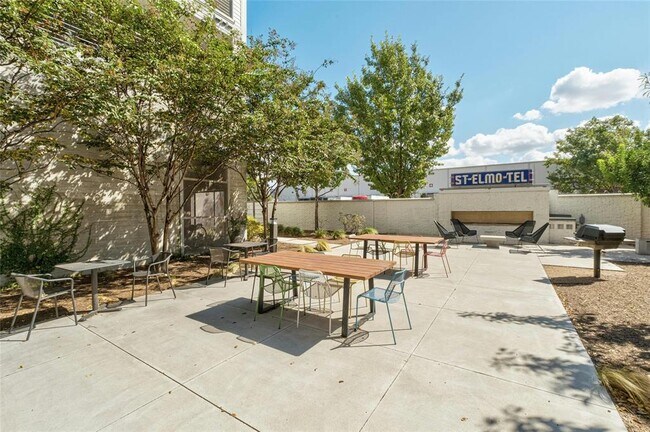 Building Photo - 4361 S Congress Ave