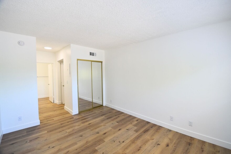 Building Photo - 5400 Morella Ave