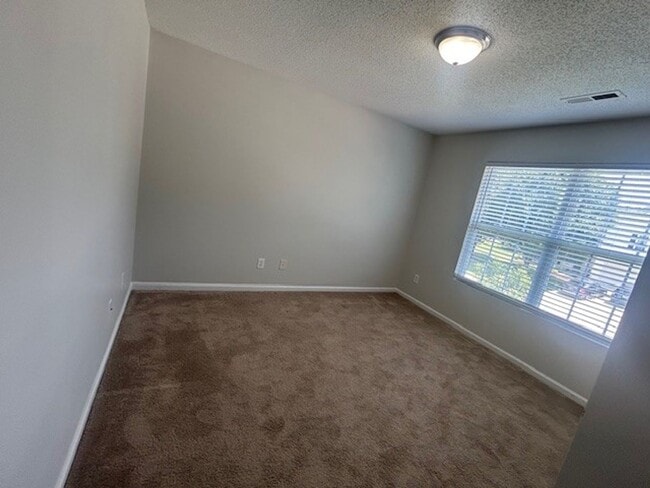 Building Photo - 4293 Kelso Dr