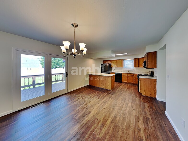 Building Photo - 388 Shamrock Ln