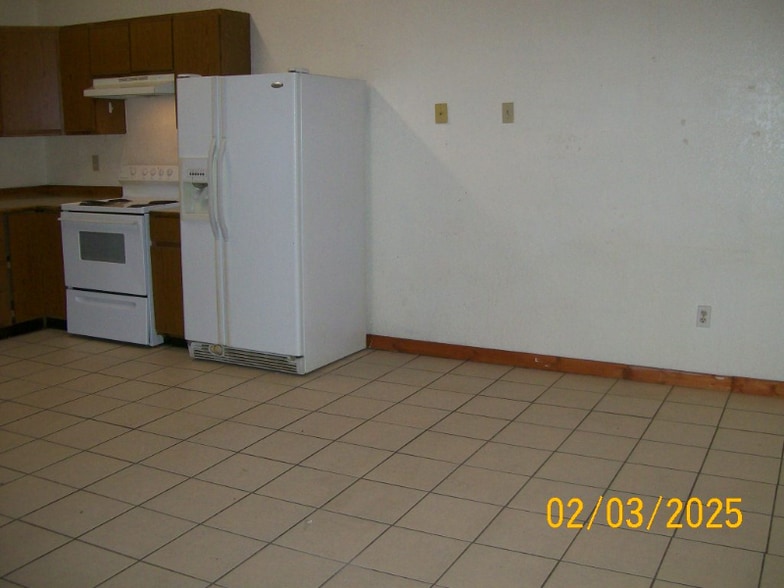 Building Photo - 528 N M St