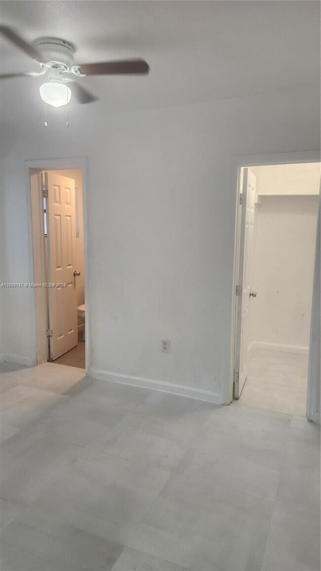 Building Photo - 1049 NW 95th St