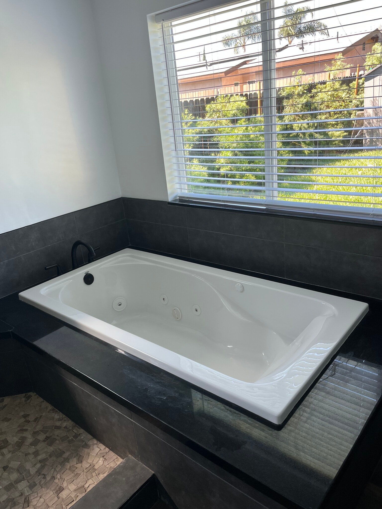 Extra Large Jacuzzi - 1825 Walnut Creek Ct