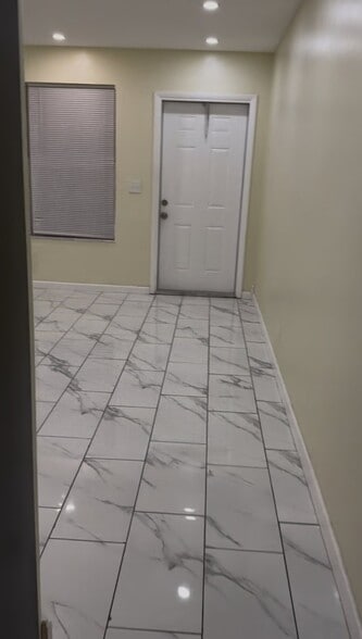 Building Photo - 412 SW 9th St