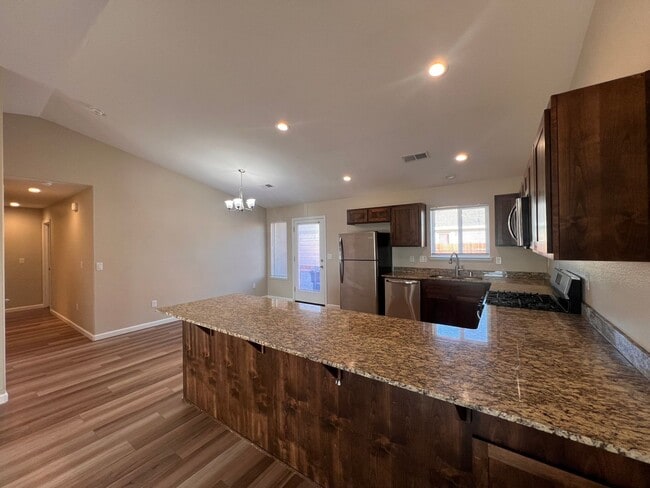 Building Photo - 4 Bedroom 2 Bathroom Fallon Home