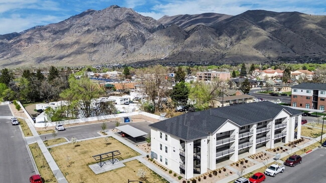 Building Photo - 64 W 600 N