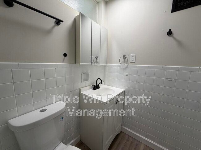 Building Photo - 2257 Luxmore Dr