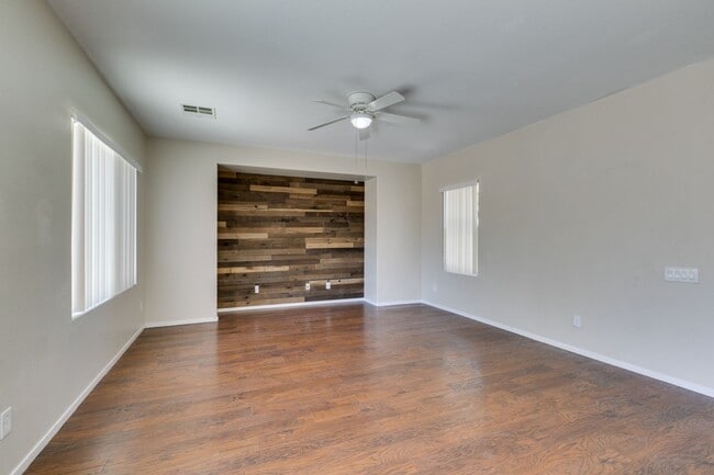 Building Photo - Large home near Aliante*Close to area schools and shopping centers*