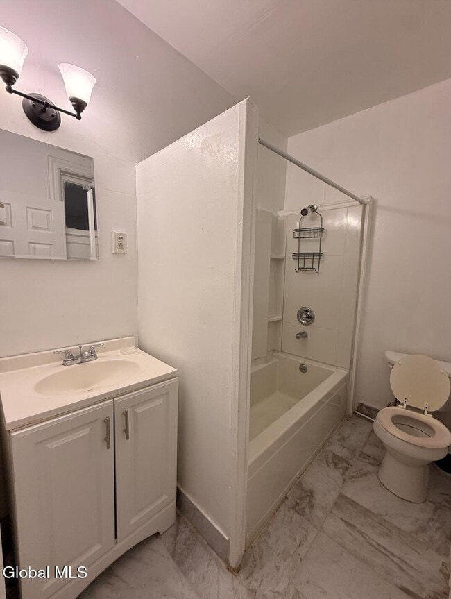 Building Photo - 531 Hamilton St