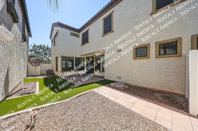 Building Photo - 10428 E Nopal Ave