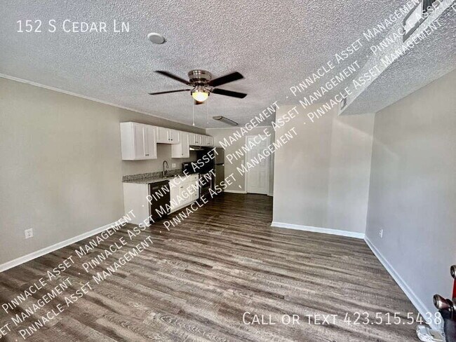 Building Photo - 152 S Cedar Ln