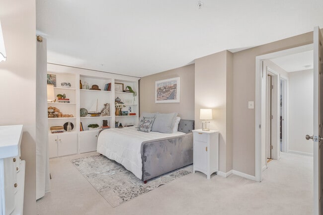 Building Photo - 1226 Quaker Ridge Dr