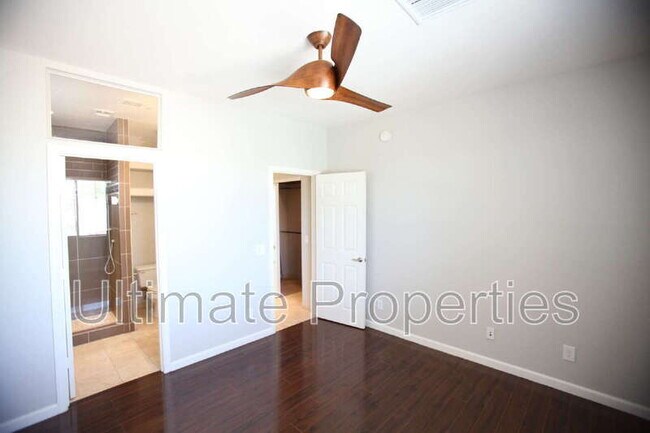 Building Photo - 7704 E Journey Ln