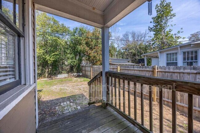 Building Photo - 1037 Kinard Ct