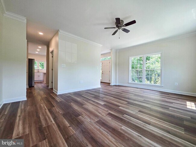Building Photo - 3300 Broker Ln