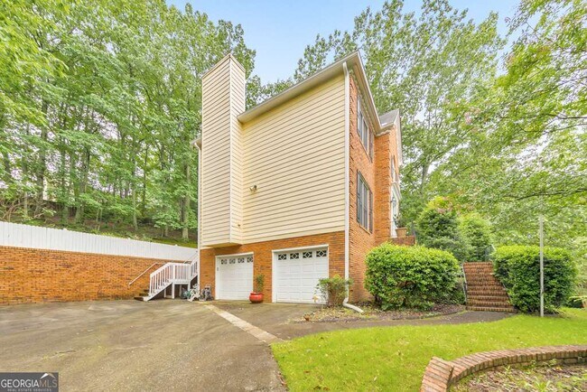 Building Photo - 1502 Rockcrest Way