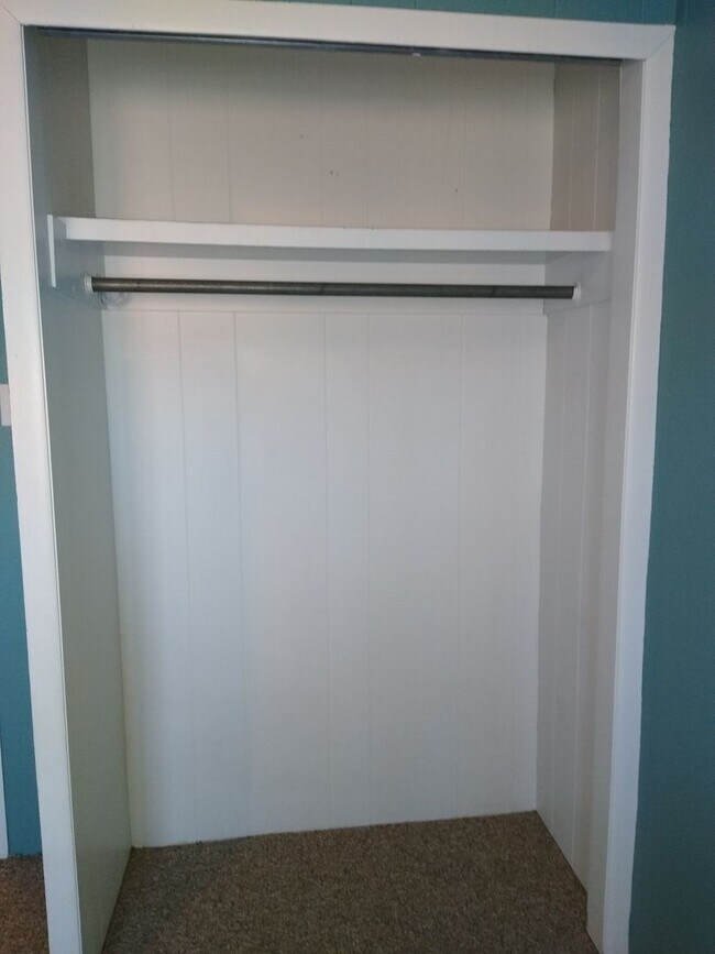 Building Photo - Highlands 1 Bedroom 1 Bath w/ Yard and Laundry!