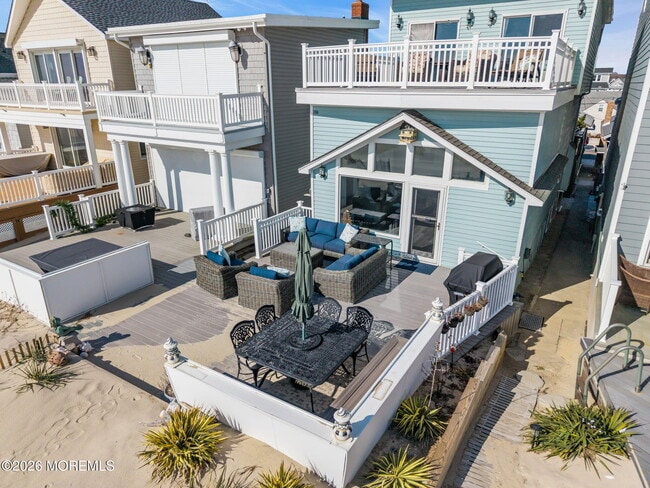 Building Photo - 55 Beach Front