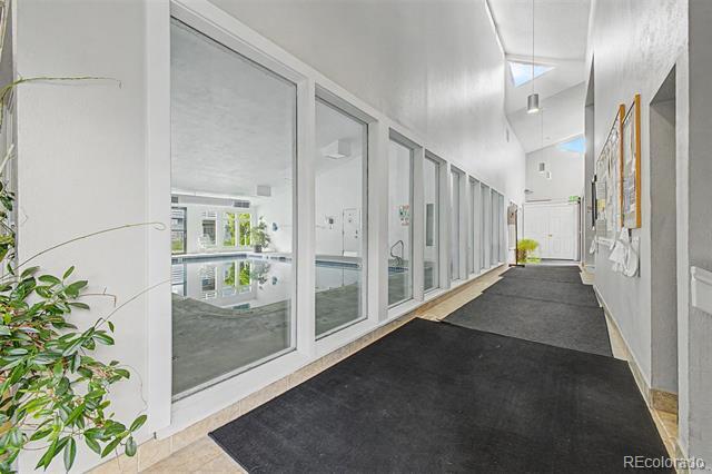 Building Photo - 7665 E Eastman Ave