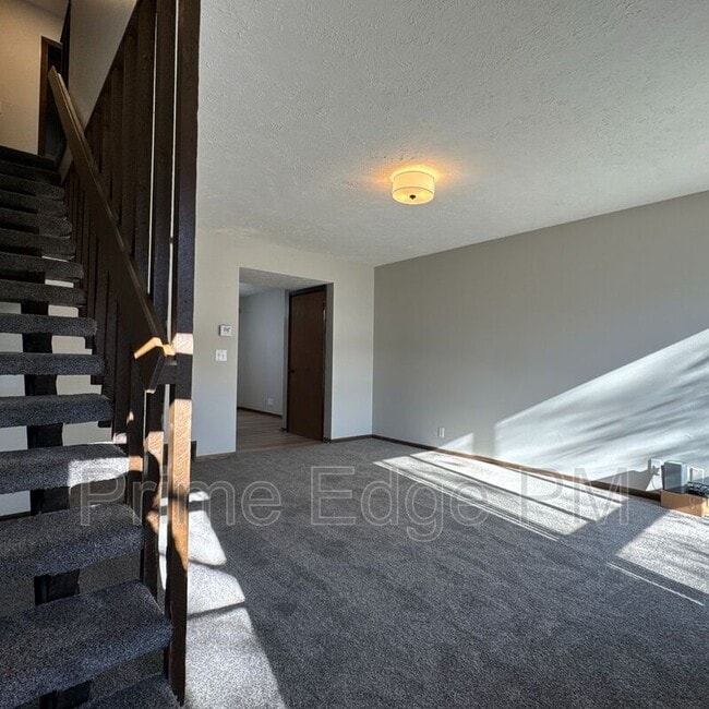 Building Photo - 6235 Holdrege St