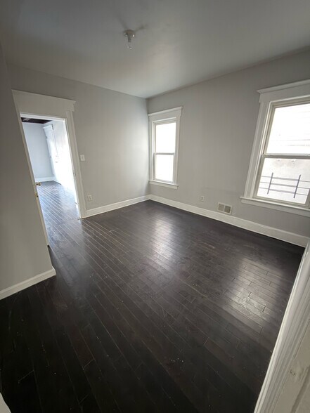 Building Photo - 691 Elizabeth Ave