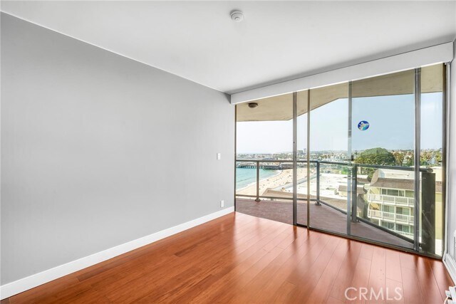 Building Photo - 531 Esplanade