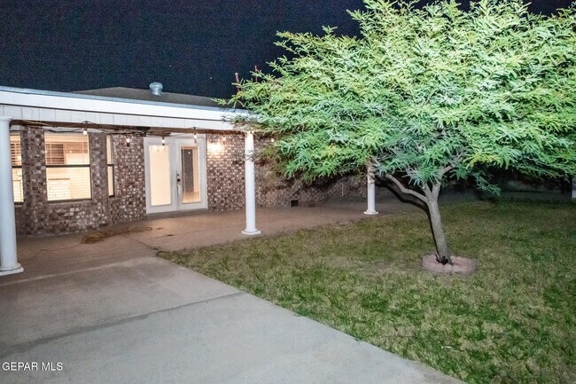 Building Photo - 11416 Lake Ozarks Dr