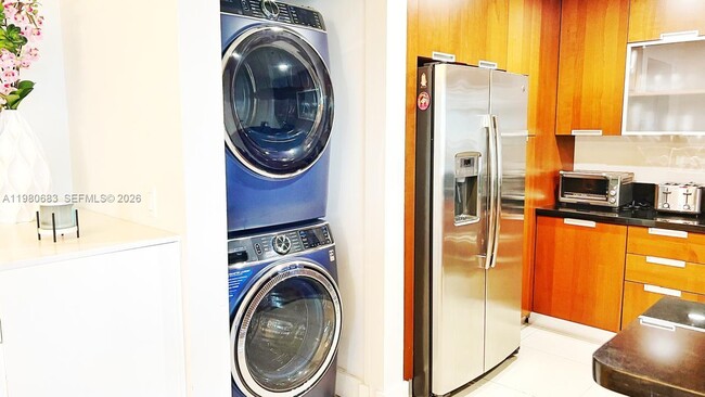 Building Photo - 7901 Hispanola Ave