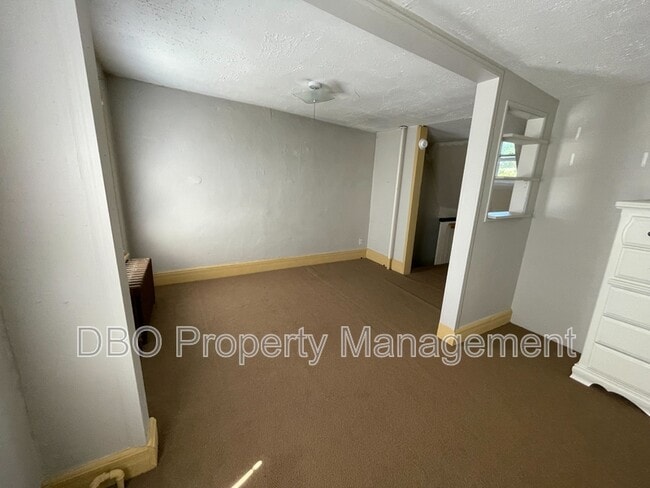 Building Photo - 356 Hamilton St