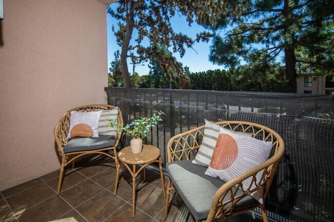Building Photo - 7858 Cowles Mountain Ct