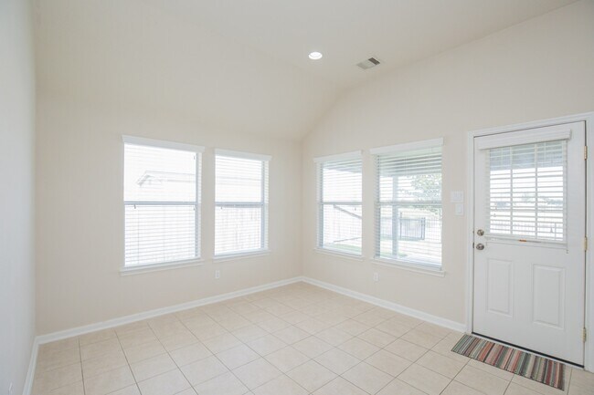 Building Photo - 835 Aqua Vista Ln