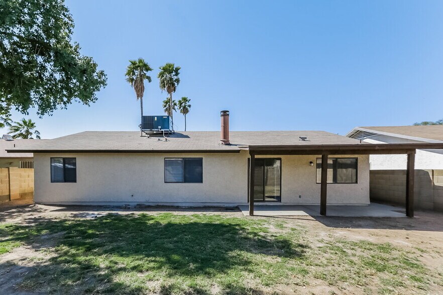 Building Photo - 10308 W Calle Del Oro