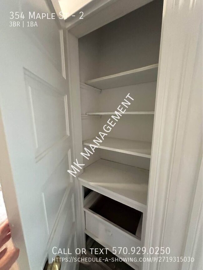 Building Photo - 352-354 Maple St