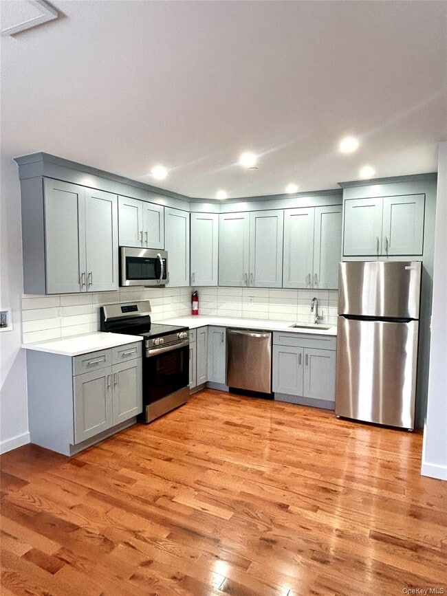 Building Photo - 99 Main St