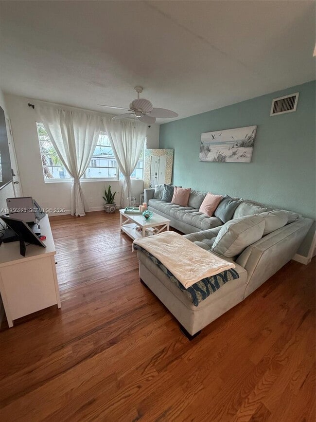 Building Photo - 8345 Byron Ave